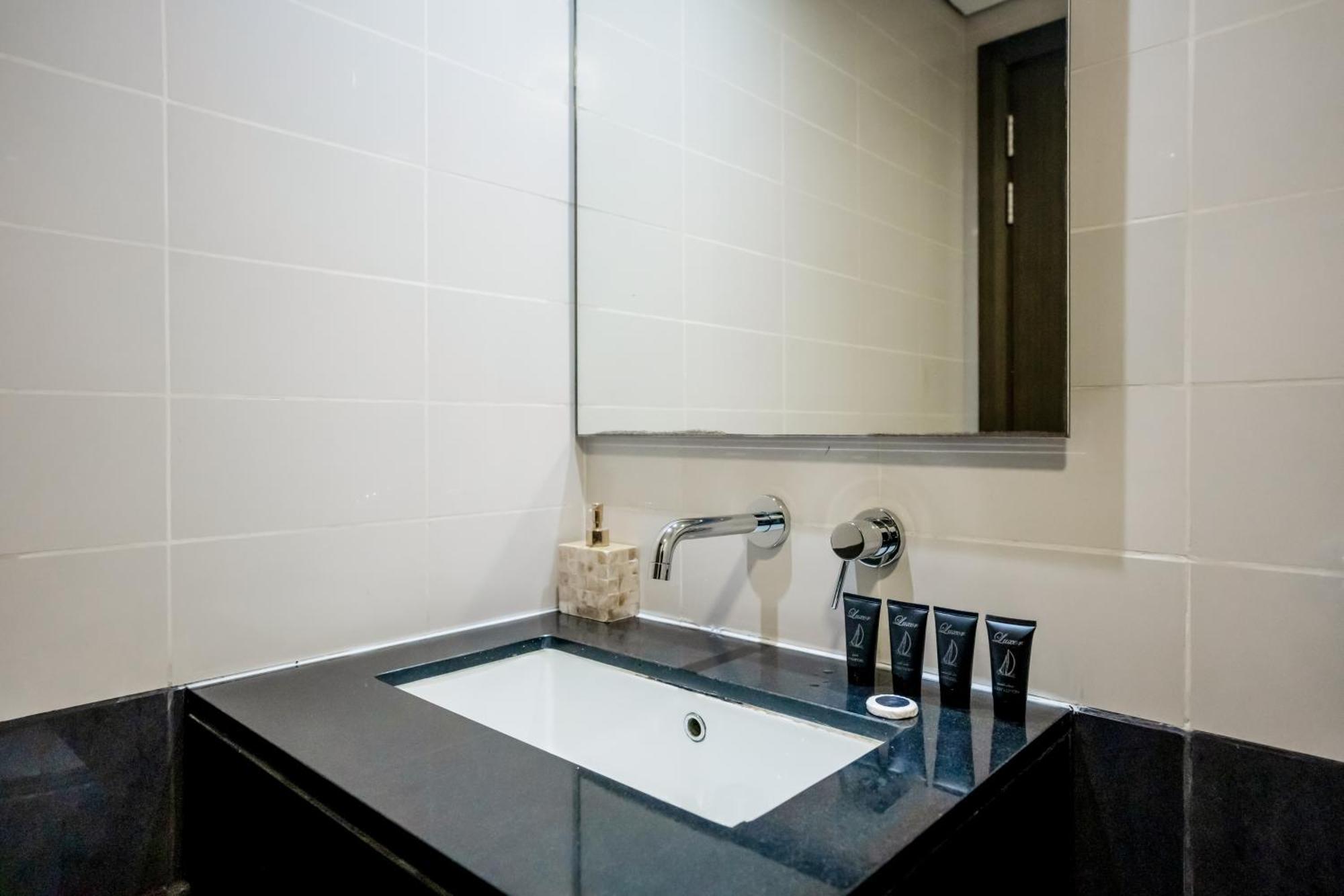 Вилла Vacay Lettings - Loft Downtown Дубай Экстерьер фото
